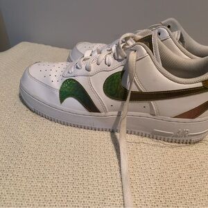 Nike White and Red Sneakers men’s size 9